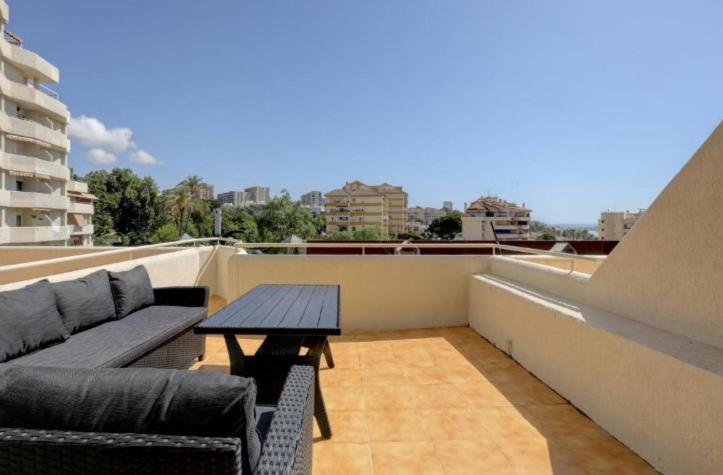 El Estudio De La Playa Benalbeach 324 Gran Terraza Vistas Al Mar Benalmádena Dış mekan fotoğraf